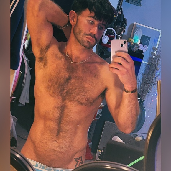 Meet your Posher, Cale - Picture 5 of 11